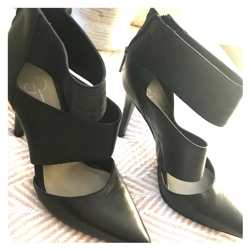 Jessica Simpson Black Pumps